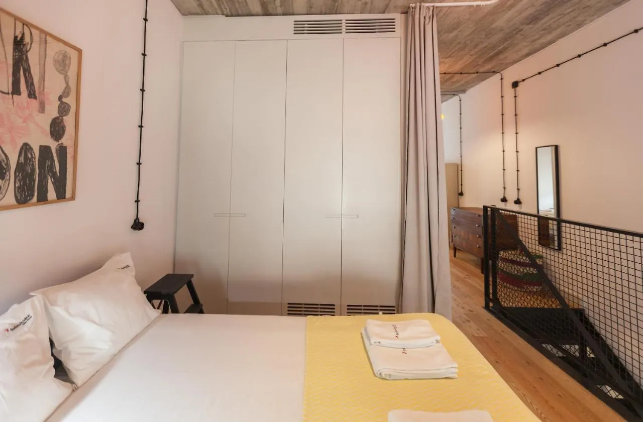 Апартаменты Flh Intendente Mezzanine With Interior Pateo Лиссабон